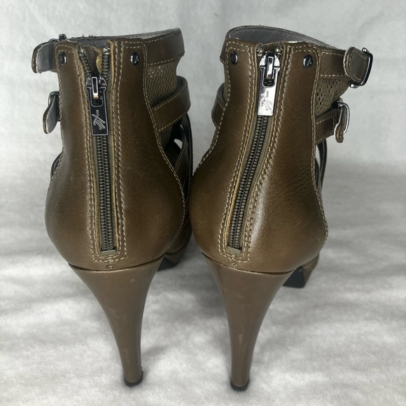 Kenneth Cole 925 platform toe with stiletto heel in fatigue green. Size 10 - Picture 5 of 6